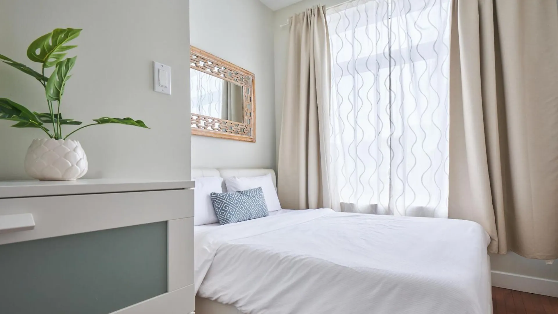 Mtlvacationrentals - The Fabfour Montreal Canada
