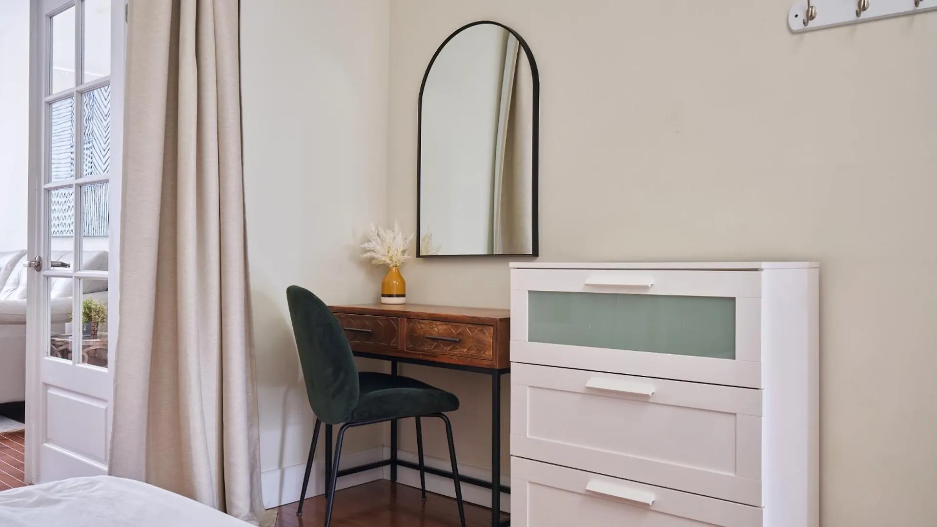 Mtlvacationrentals - The Fabfour Montreal 0*,  Canada
