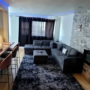 Luxurious 2 Bedrooms With In Montreal