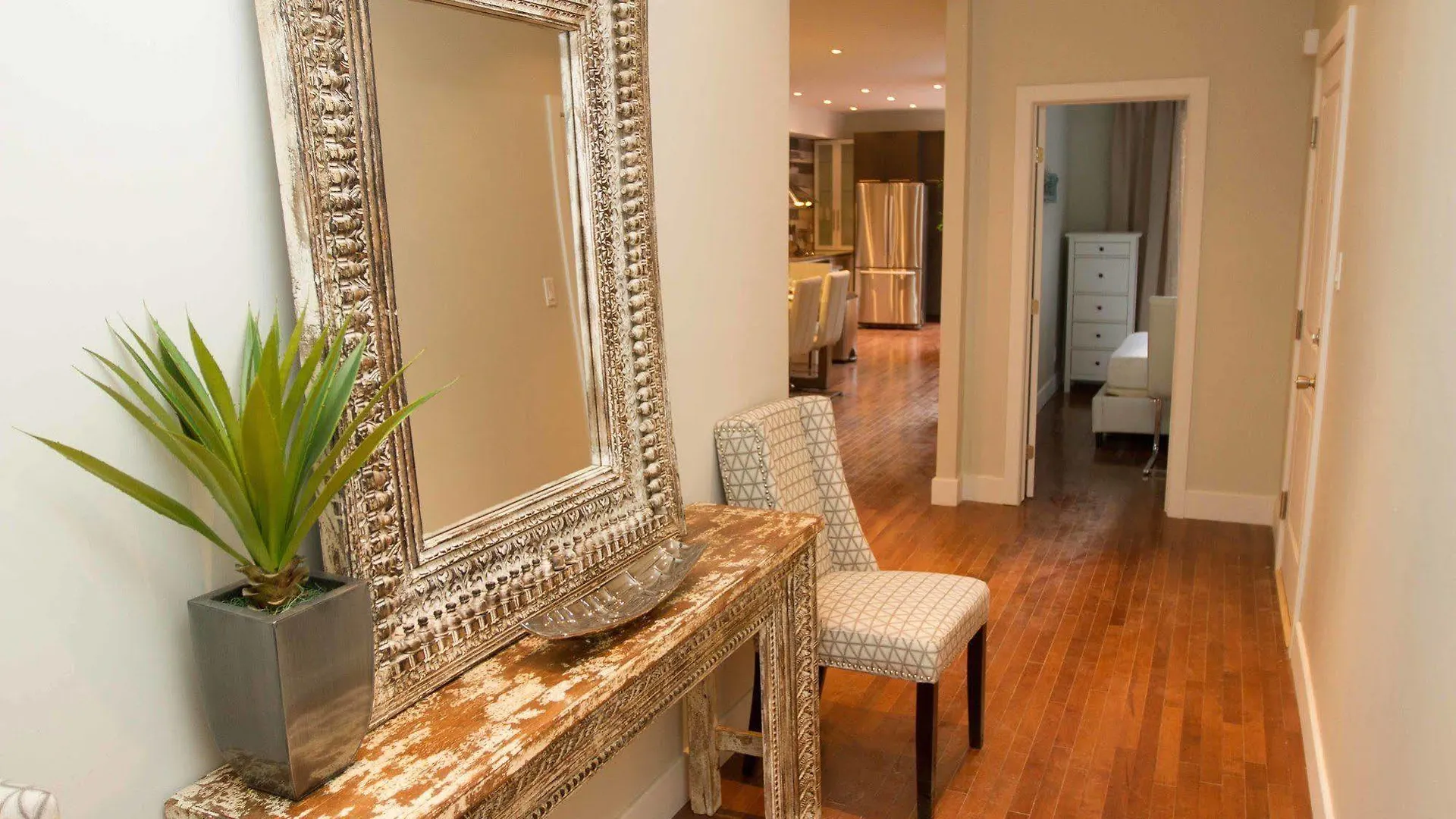 Mtlvacationrentals - The Fabfour Montreal Canada