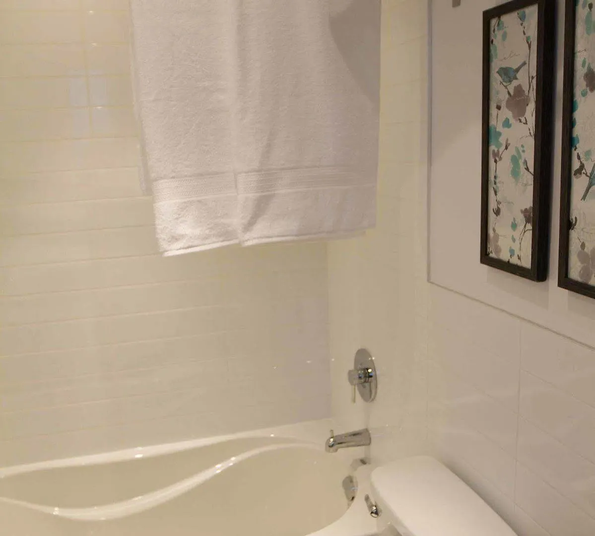 Mtlvacationrentals - The Fabfour Montreal Canada